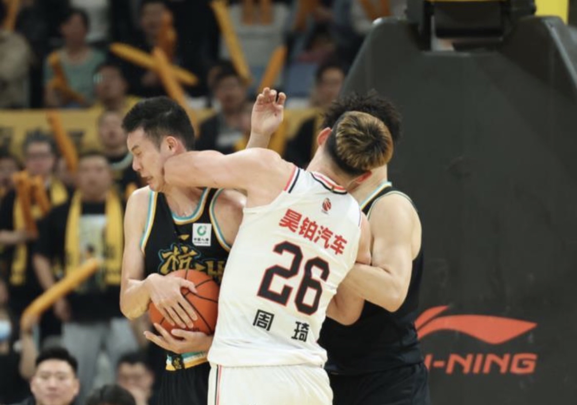 河南男篮客场告捷，坚定信心冲击季后赛的简单介绍