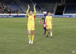 中国女足半场比分